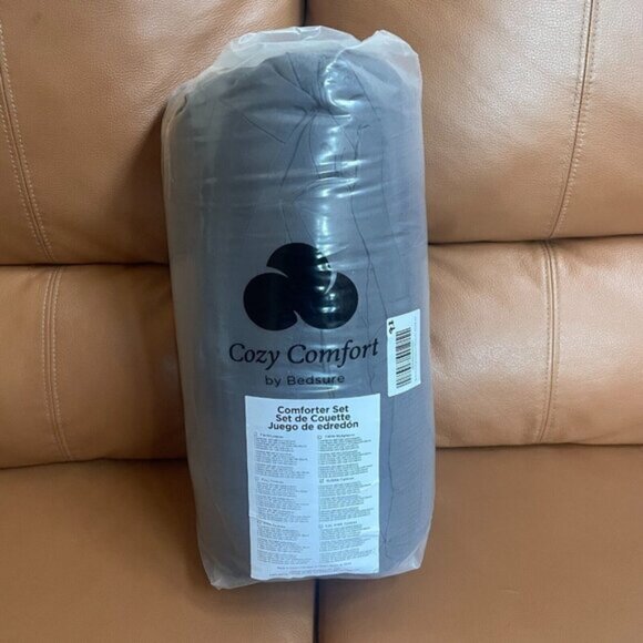 NWT Bed in a Bag Solid Diamond Pintuck Bedding Set in Queen - Picture 5 of 7